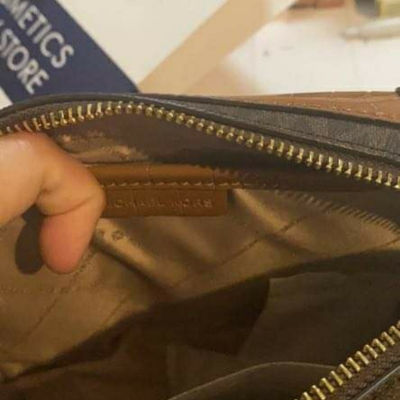 "SOLD" NEW MK SMALL TRUNK CROSSBODY BAG - Picture 4 of 5